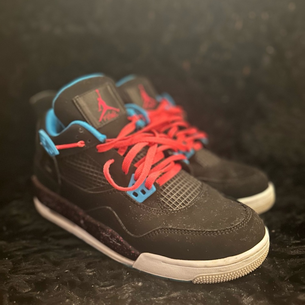 Jordan 4 Retro
Black Vivid Pink Dynamic Blue (GS)